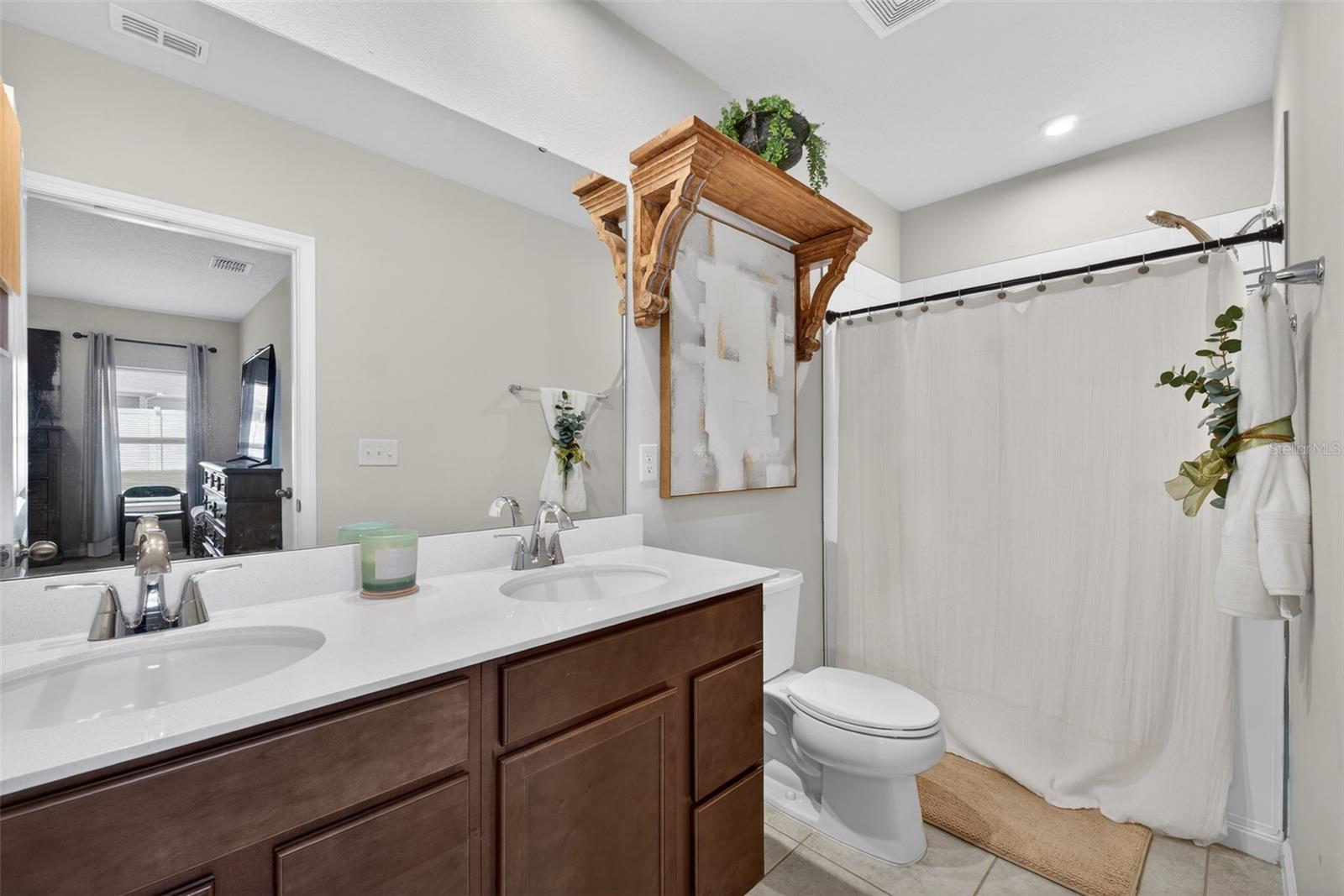 LAUREL GLEN - Residential