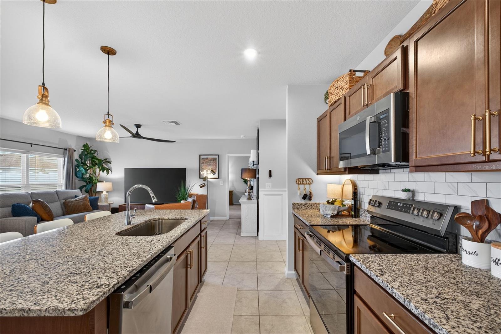 LAUREL GLEN - Residential