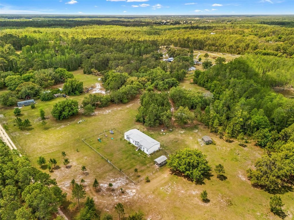 Photo of 12048 Sherington Pl, Groveland, FL 34736 (MLS # G5111465)