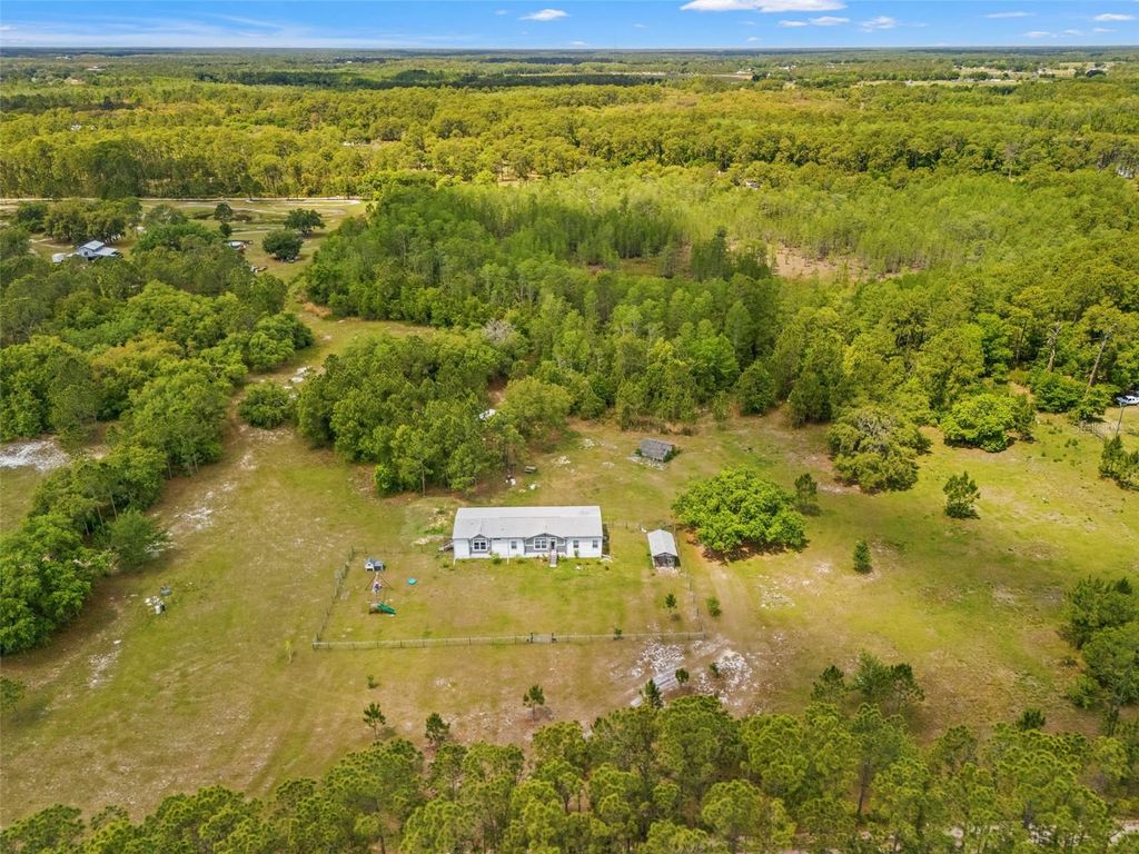 Photo of 12048 Sherington Pl, Groveland, FL 34736 (MLS # G5111465)