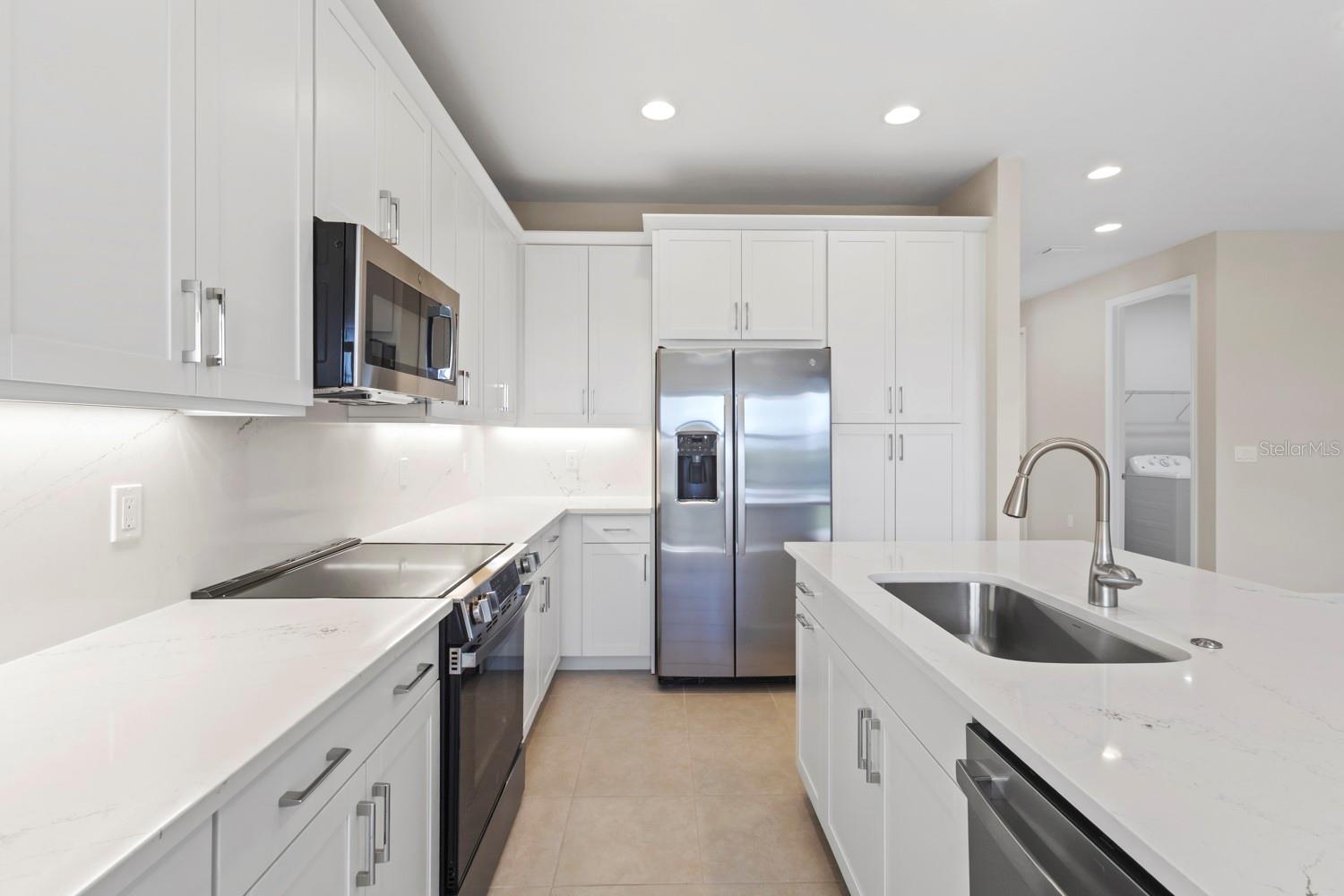 VALENCIA HARBOR - Residential