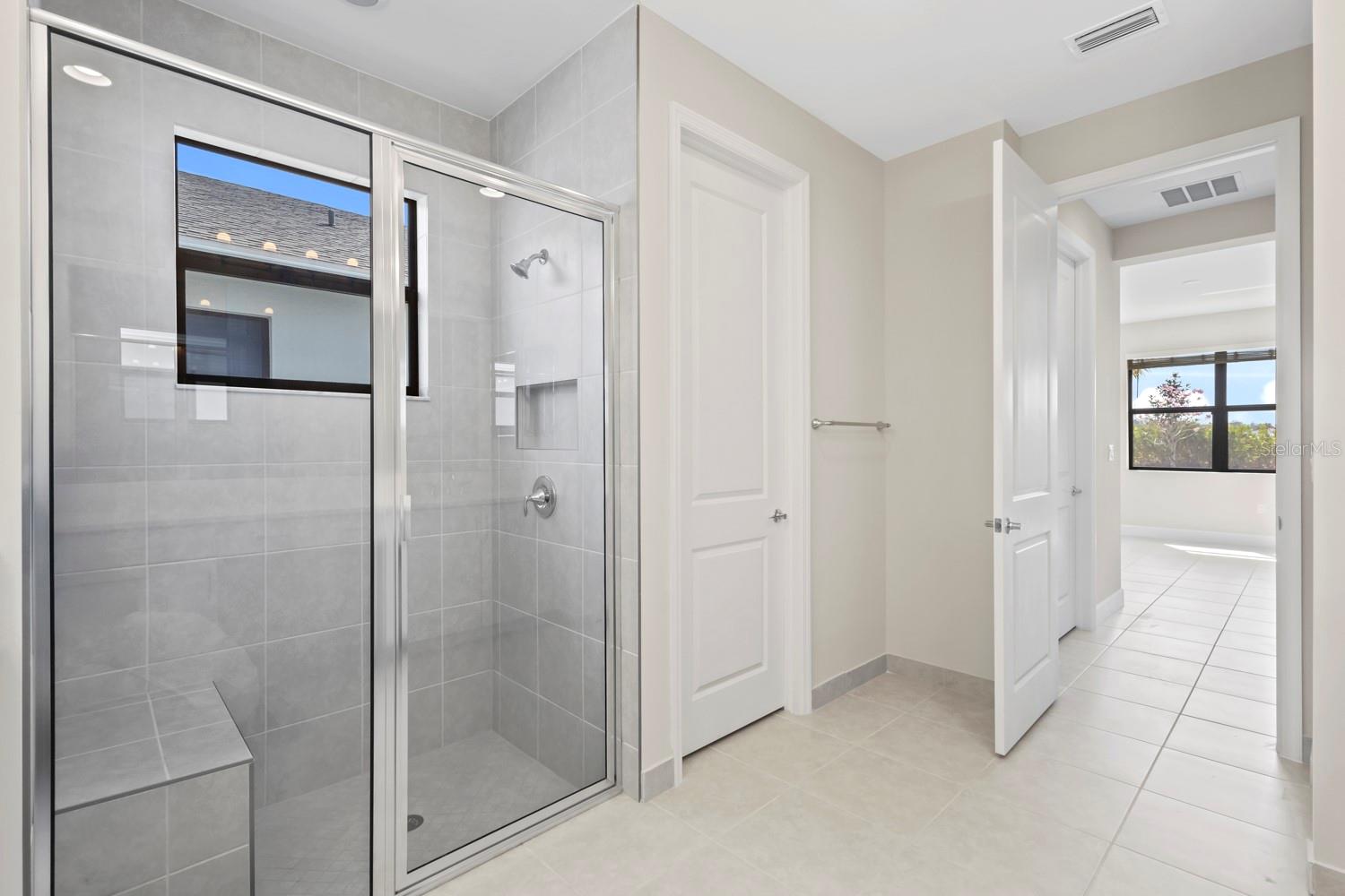 VALENCIA HARBOR - Residential