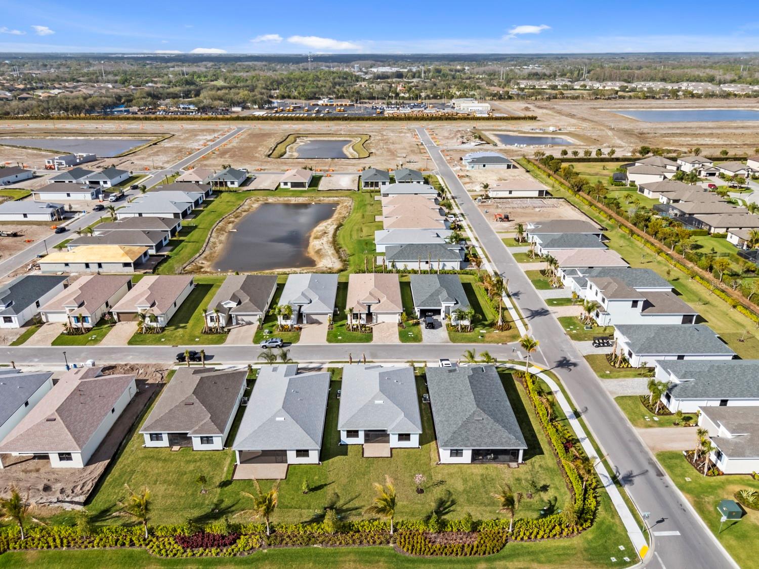 VALENCIA HARBOR - Residential