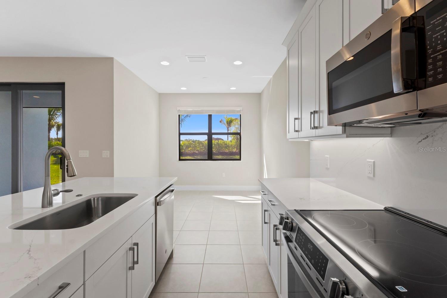 VALENCIA HARBOR - Residential