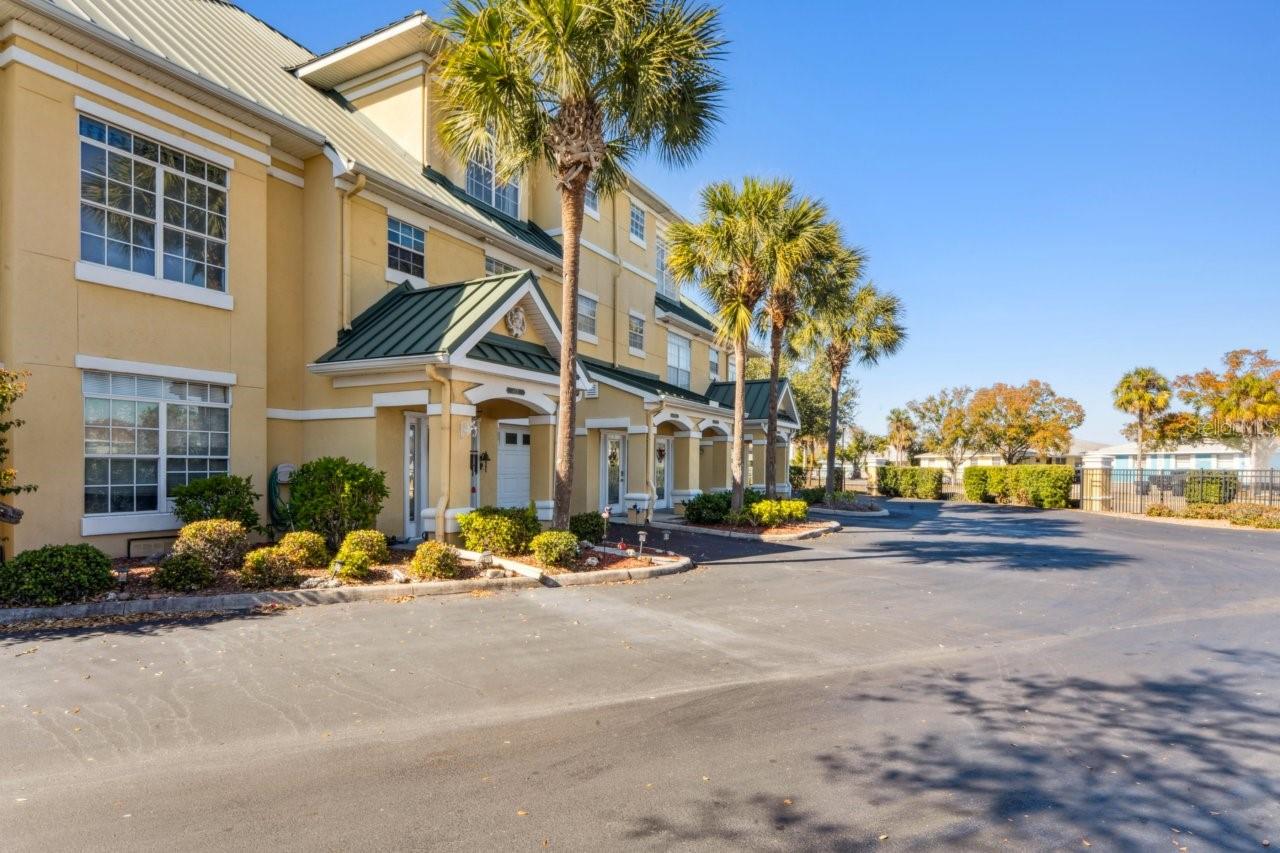 SUNSET BAY TWNHMS - Residential