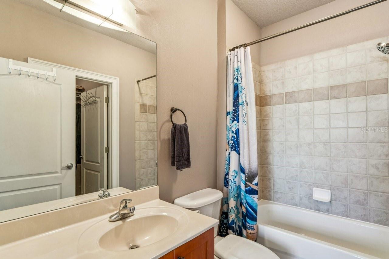 SUNSET BAY TWNHMS - Residential