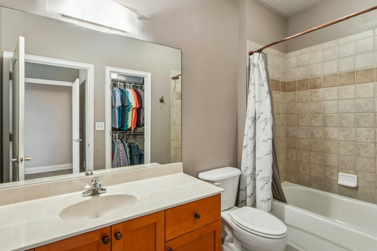 SUNSET BAY TWNHMS - Residential