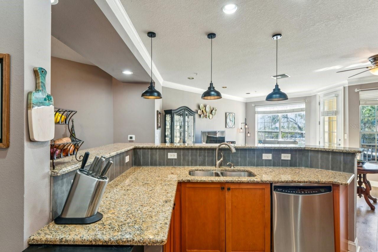 SUNSET BAY TWNHMS - Residential