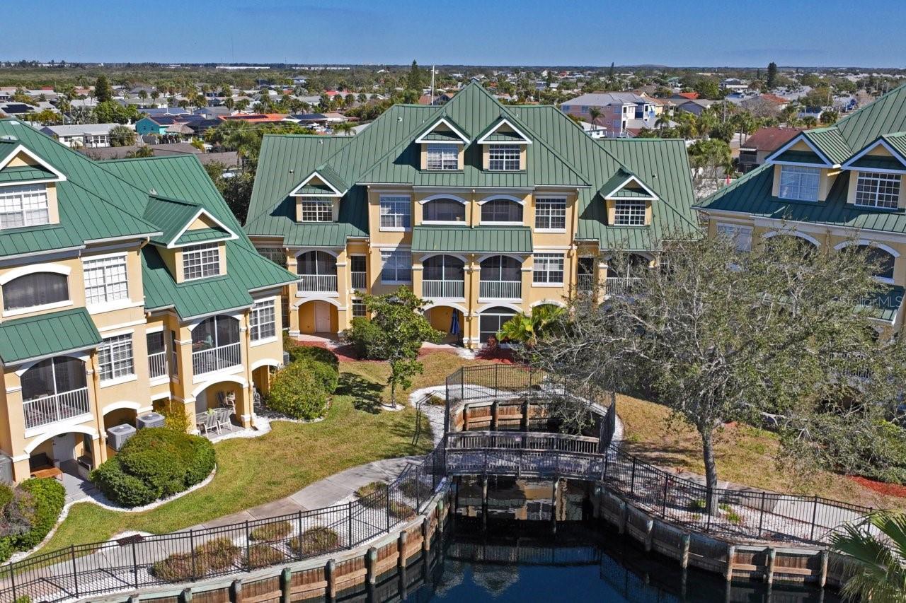 SUNSET BAY TWNHMS - Residential