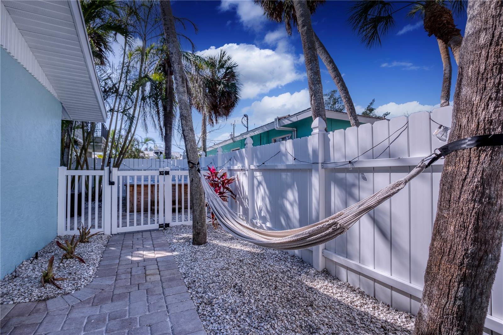 CASANAS - Residential Income