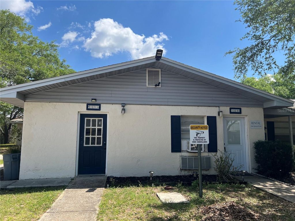 Photo of 1000 E Caroline Street, Tavares, FL 32778 (MLS # O6396568)