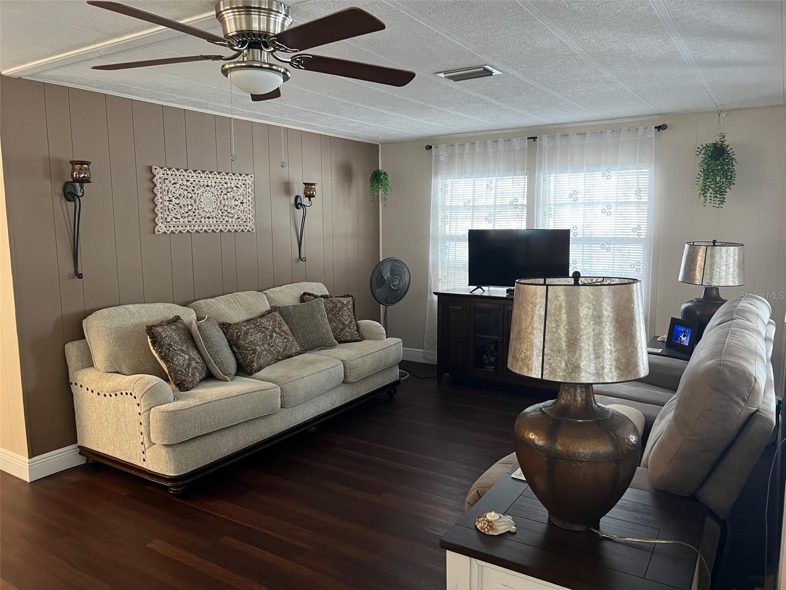 PALM HILL MOBILE HOME PARK UNREC - Residential