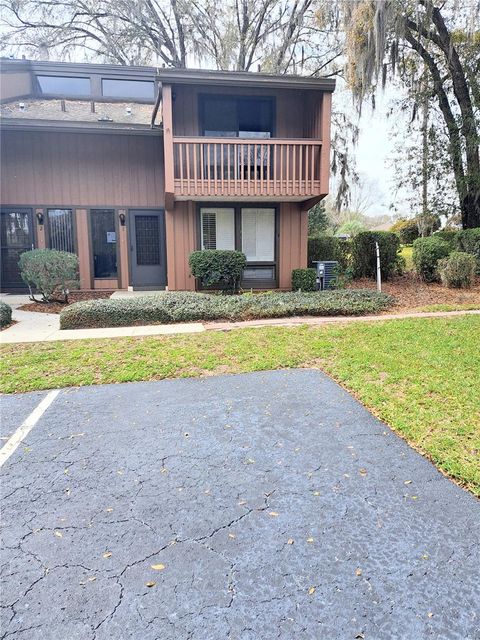 A home in DUNNELLON