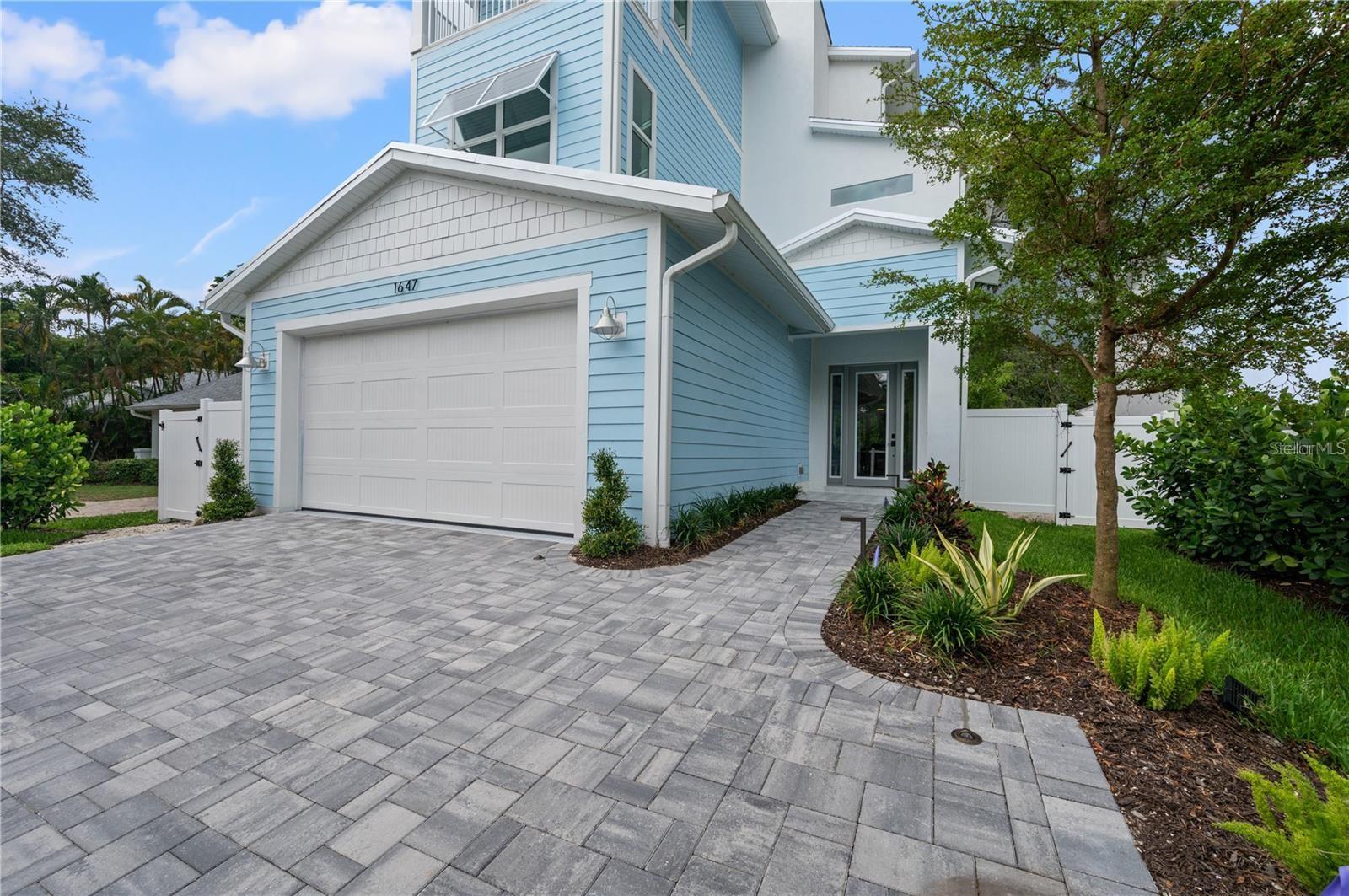 1647 SIESTA DRIVE