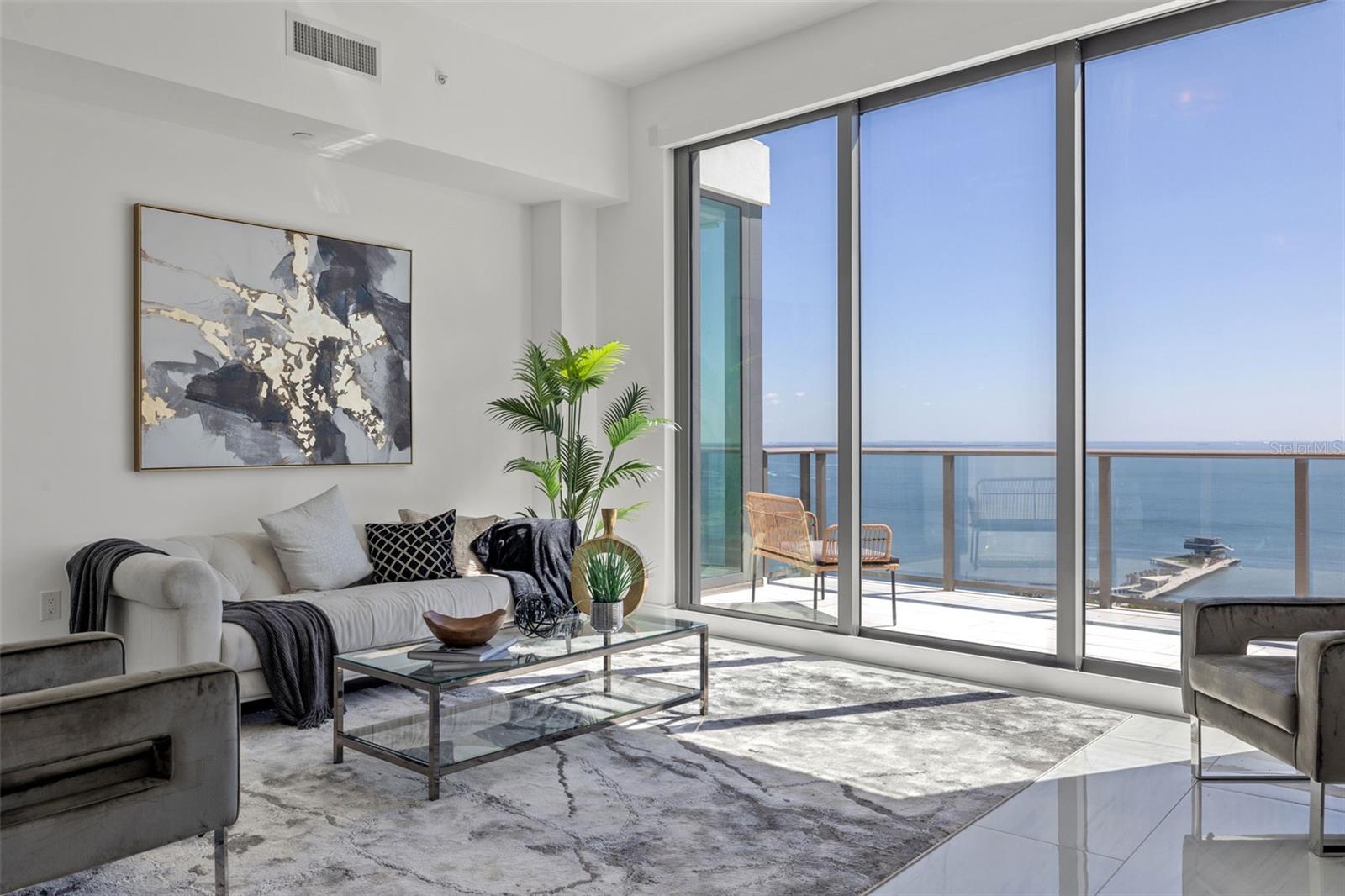 100 1ST AVENUE N 3902