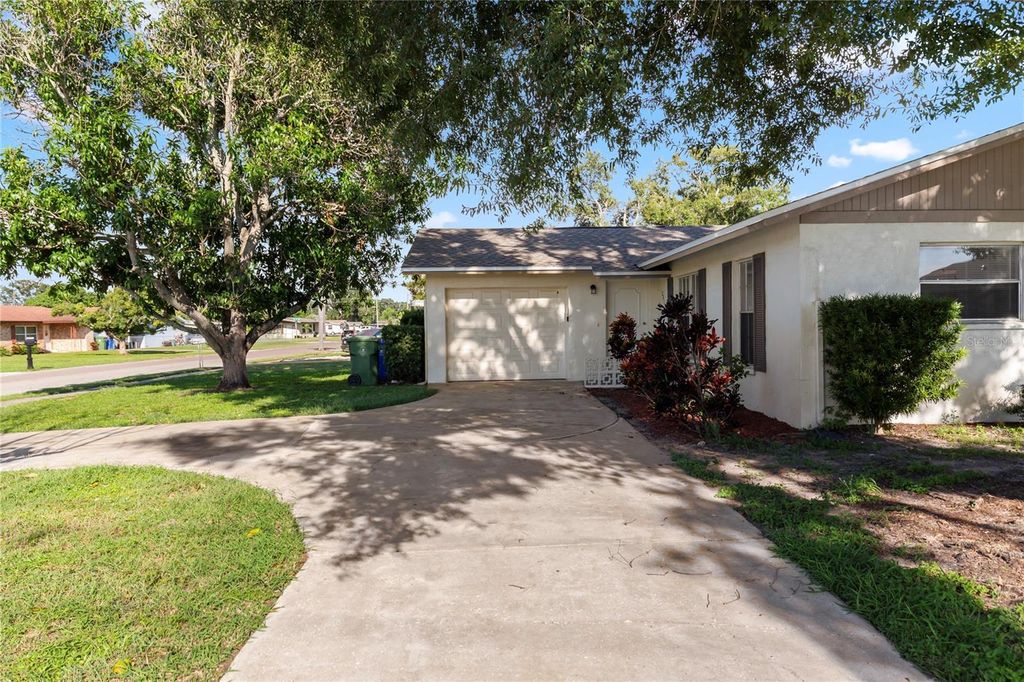 Photo of 2813 20th Avenue W, Bradenton, FL 34205 (MLS # TB8428201)