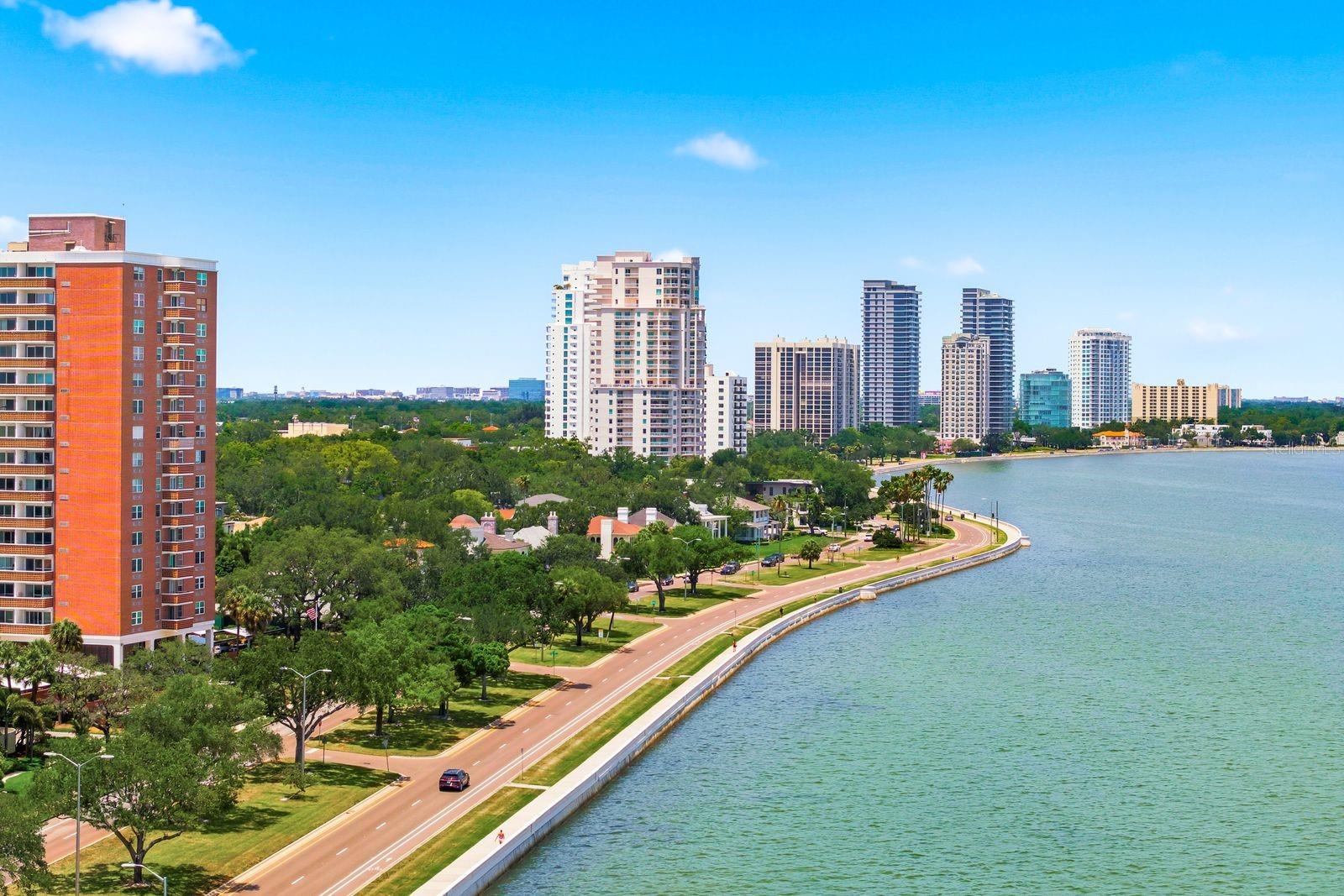 BAYSHORE CARRIAGE HOMES - Residential