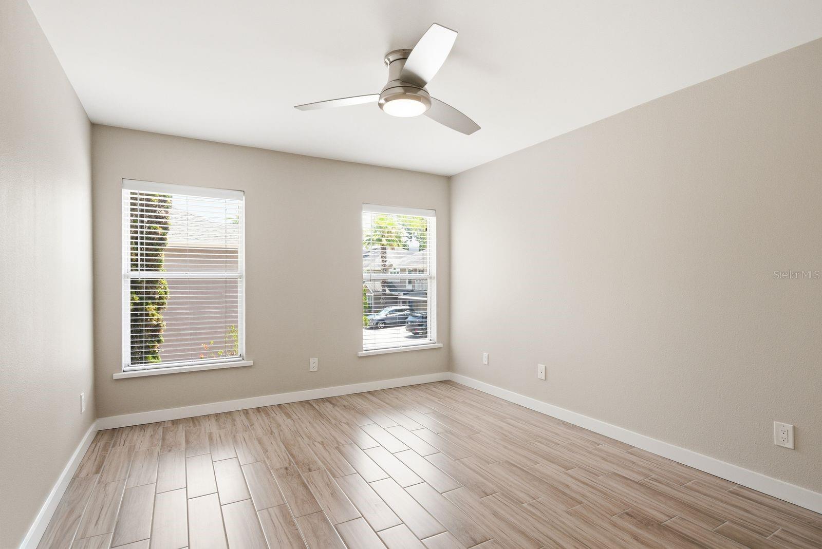 BAYSHORE CARRIAGE HOMES - Residential