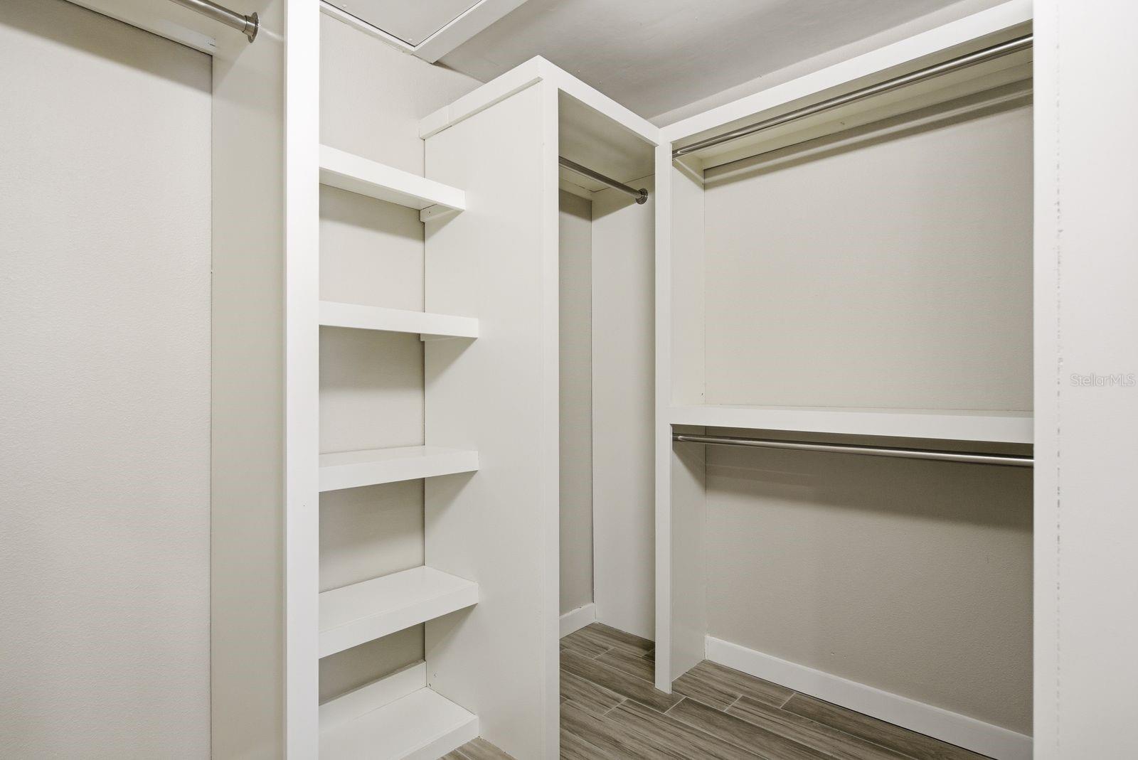 BAYSHORE CARRIAGE HOMES - Residential