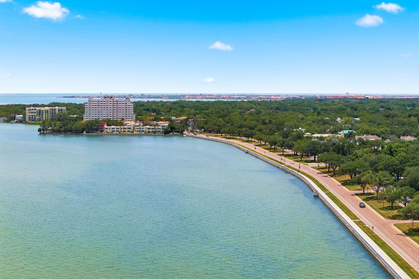 BAYSHORE CARRIAGE HOMES - Residential