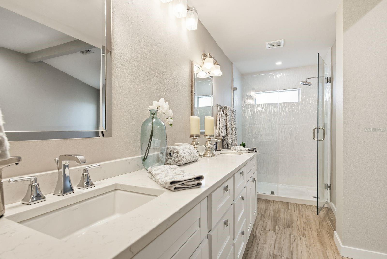 BAYSHORE CARRIAGE HOMES - Residential