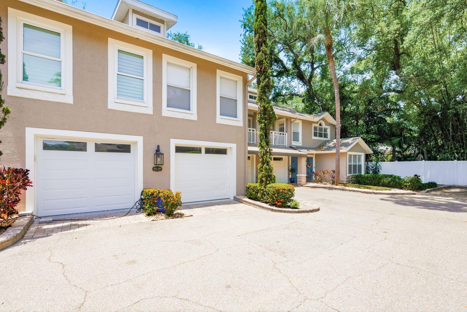 BAYSHORE CARRIAGE HOMES - Residential