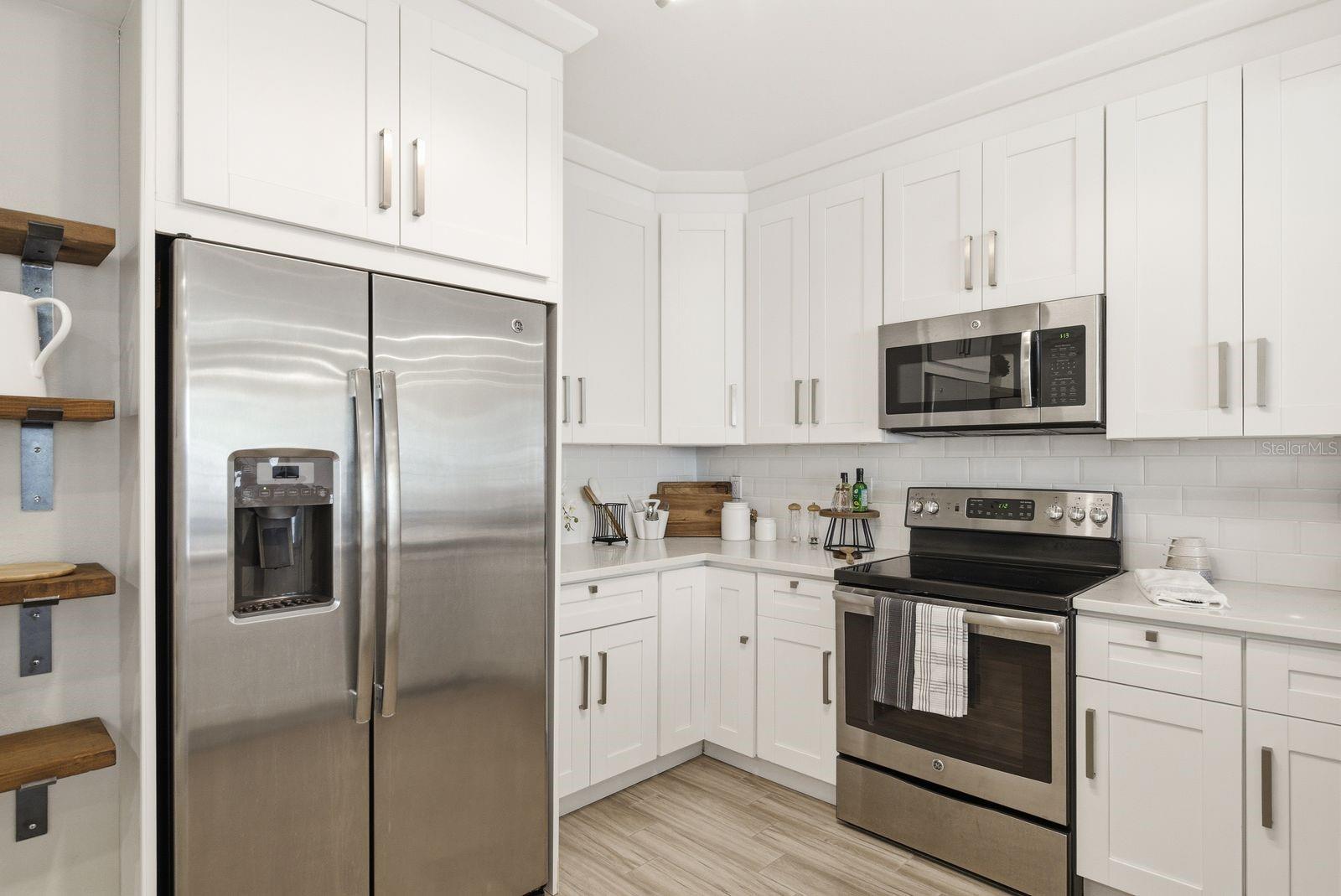 BAYSHORE CARRIAGE HOMES - Residential