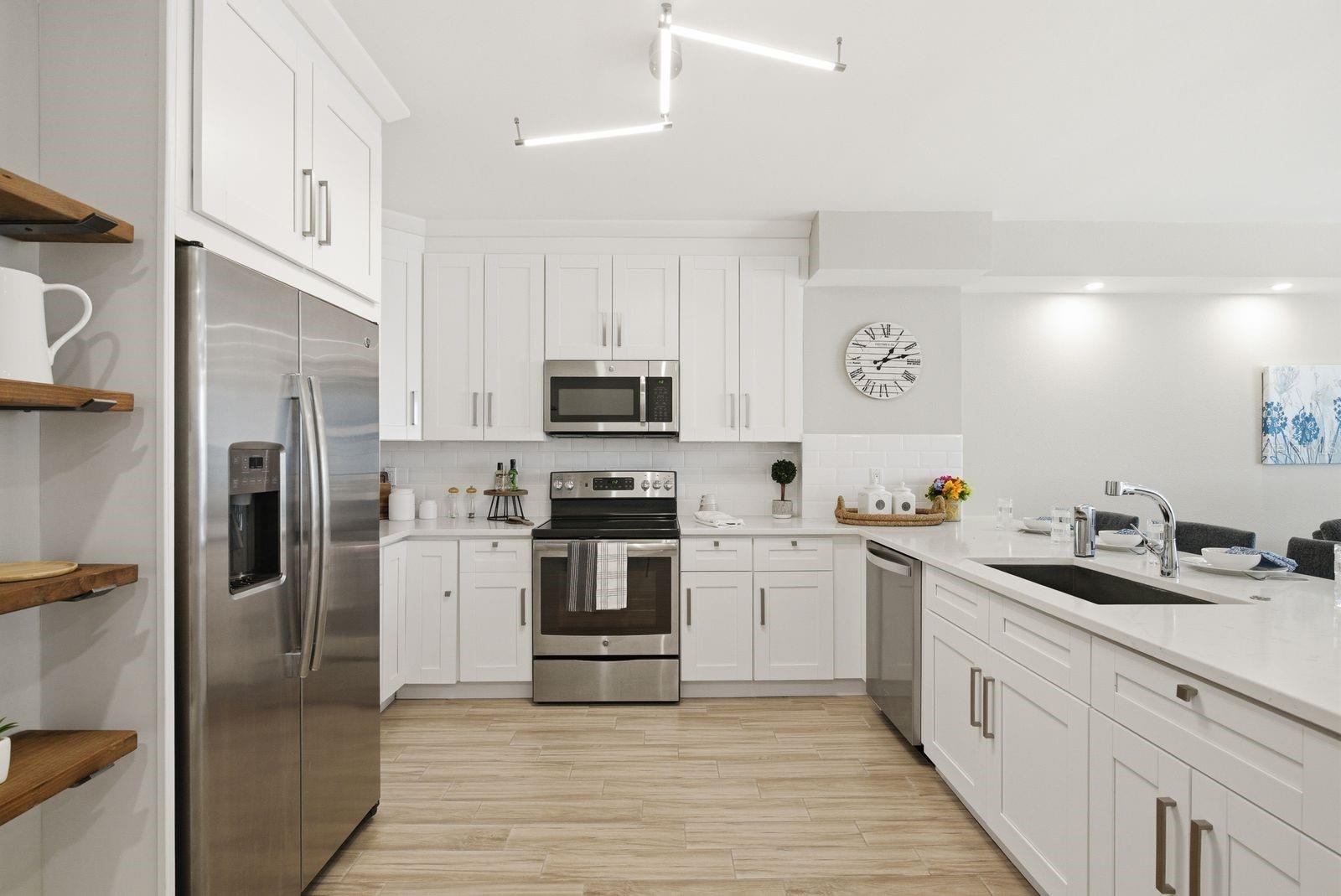 BAYSHORE CARRIAGE HOMES - Residential