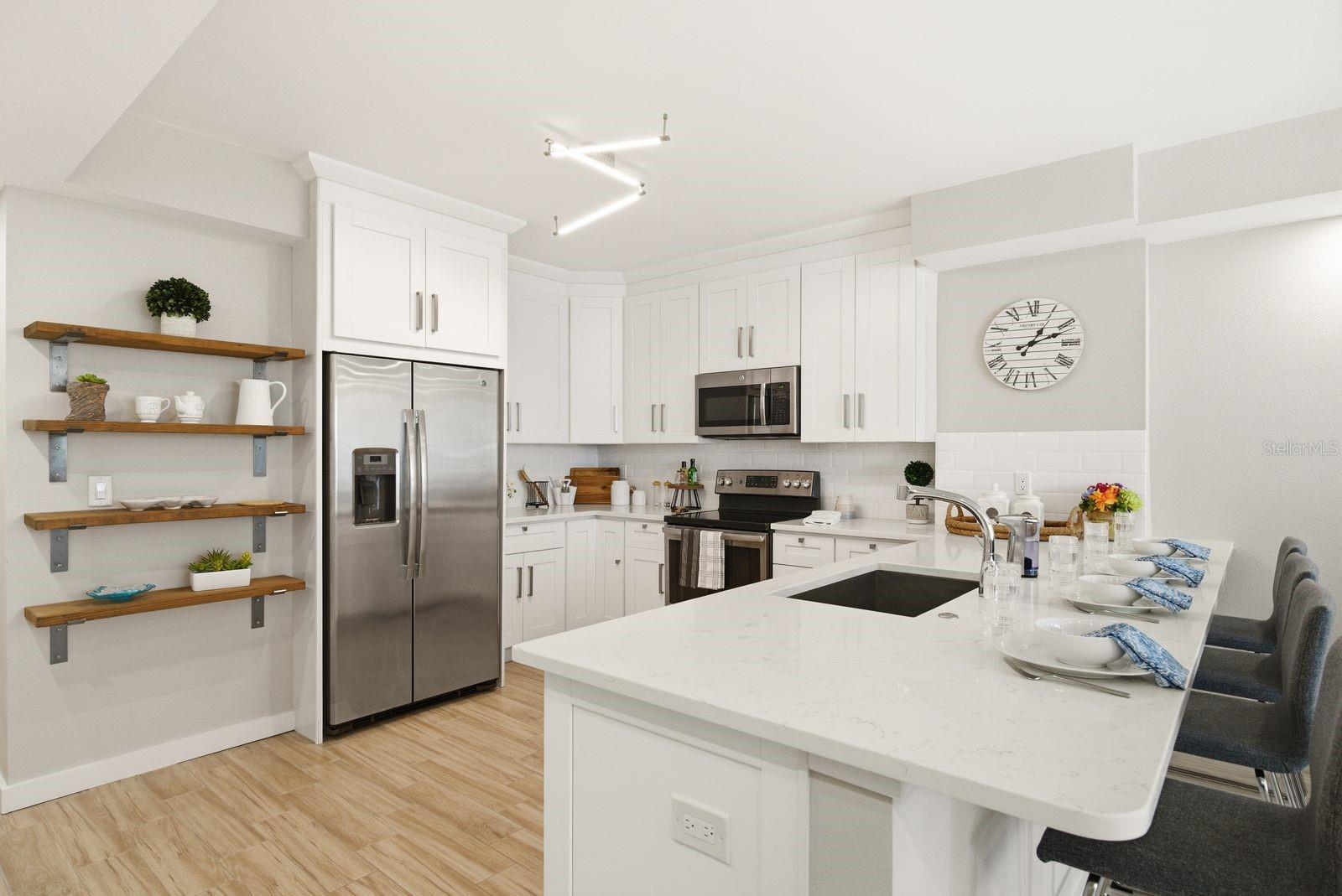 BAYSHORE CARRIAGE HOMES - Residential