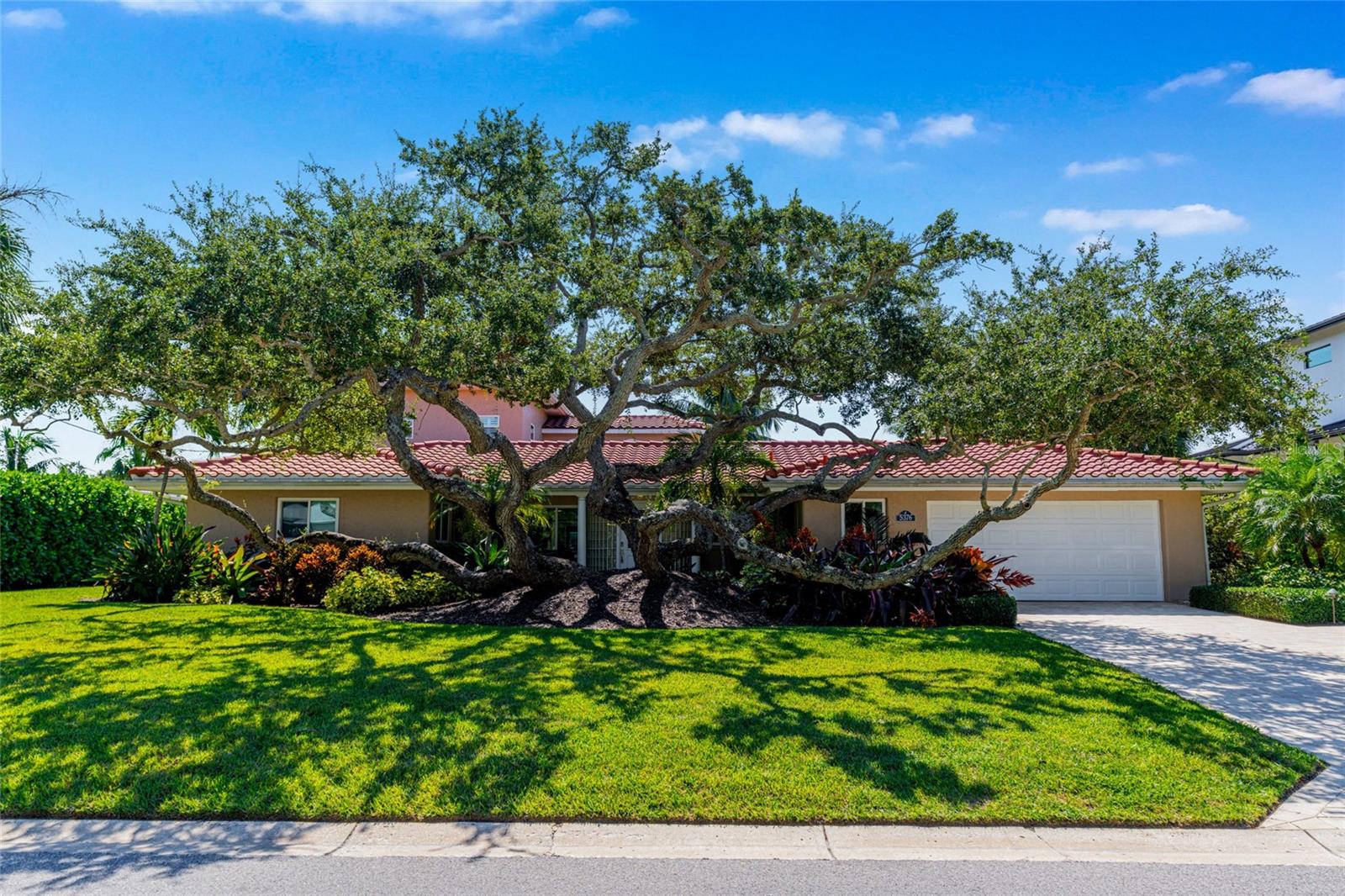 5376 SHADOW LAWN DRIVE