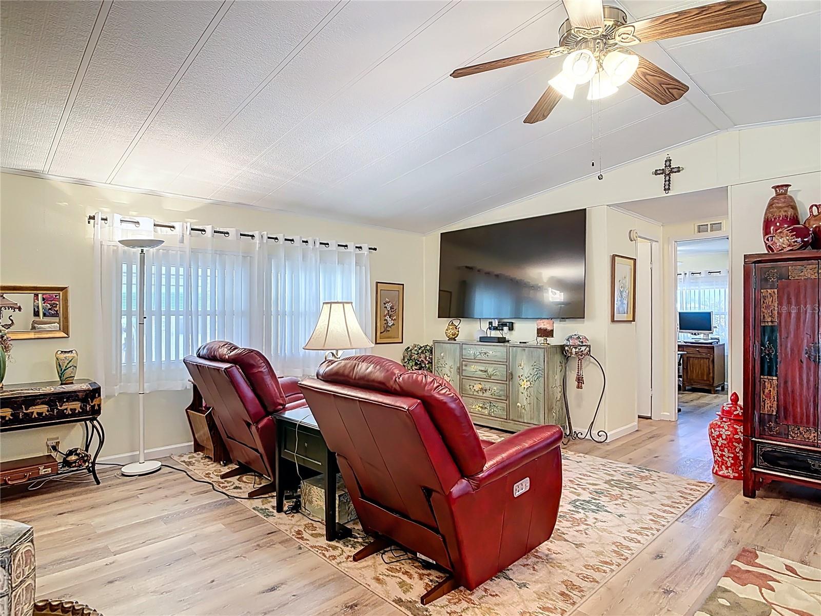 TAVARES LAKE FRANCES ESTATES - Residential