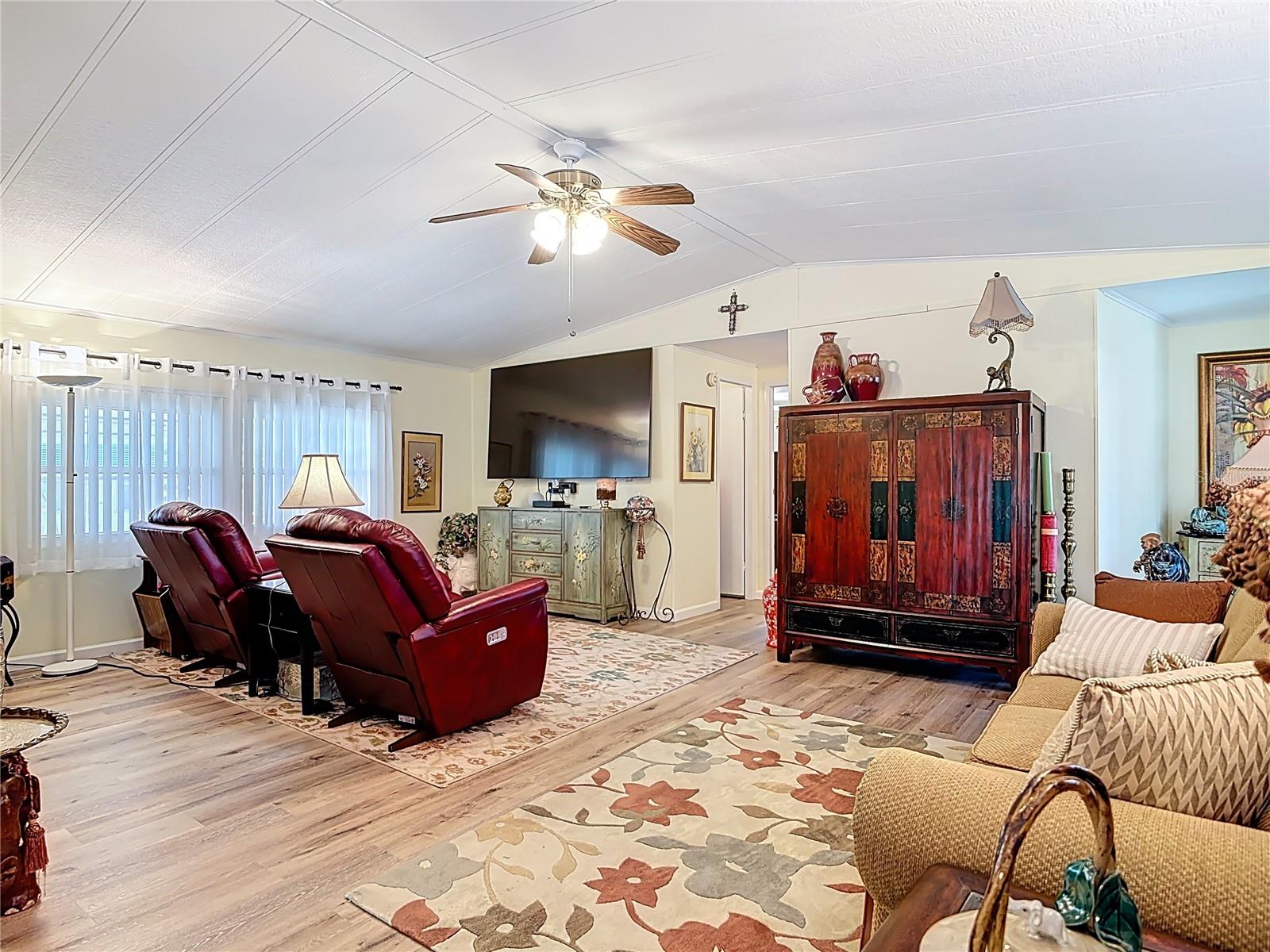 TAVARES LAKE FRANCES ESTATES - Residential