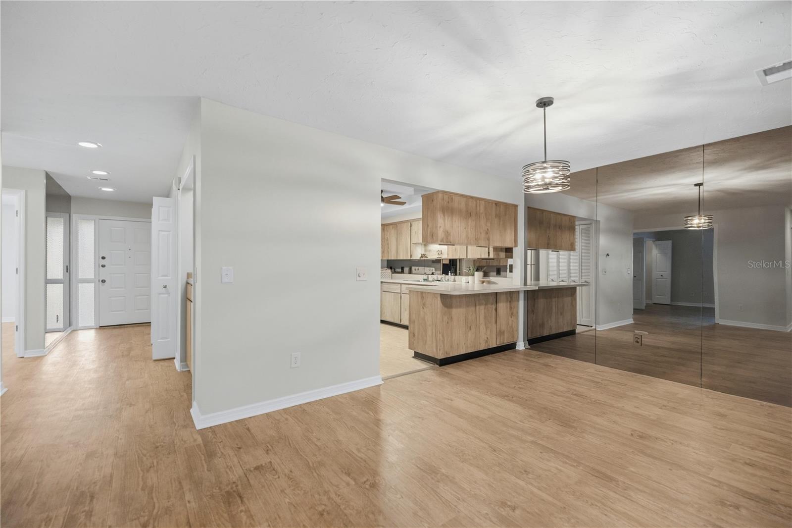 FOX MDW UN 01 REP - Residential