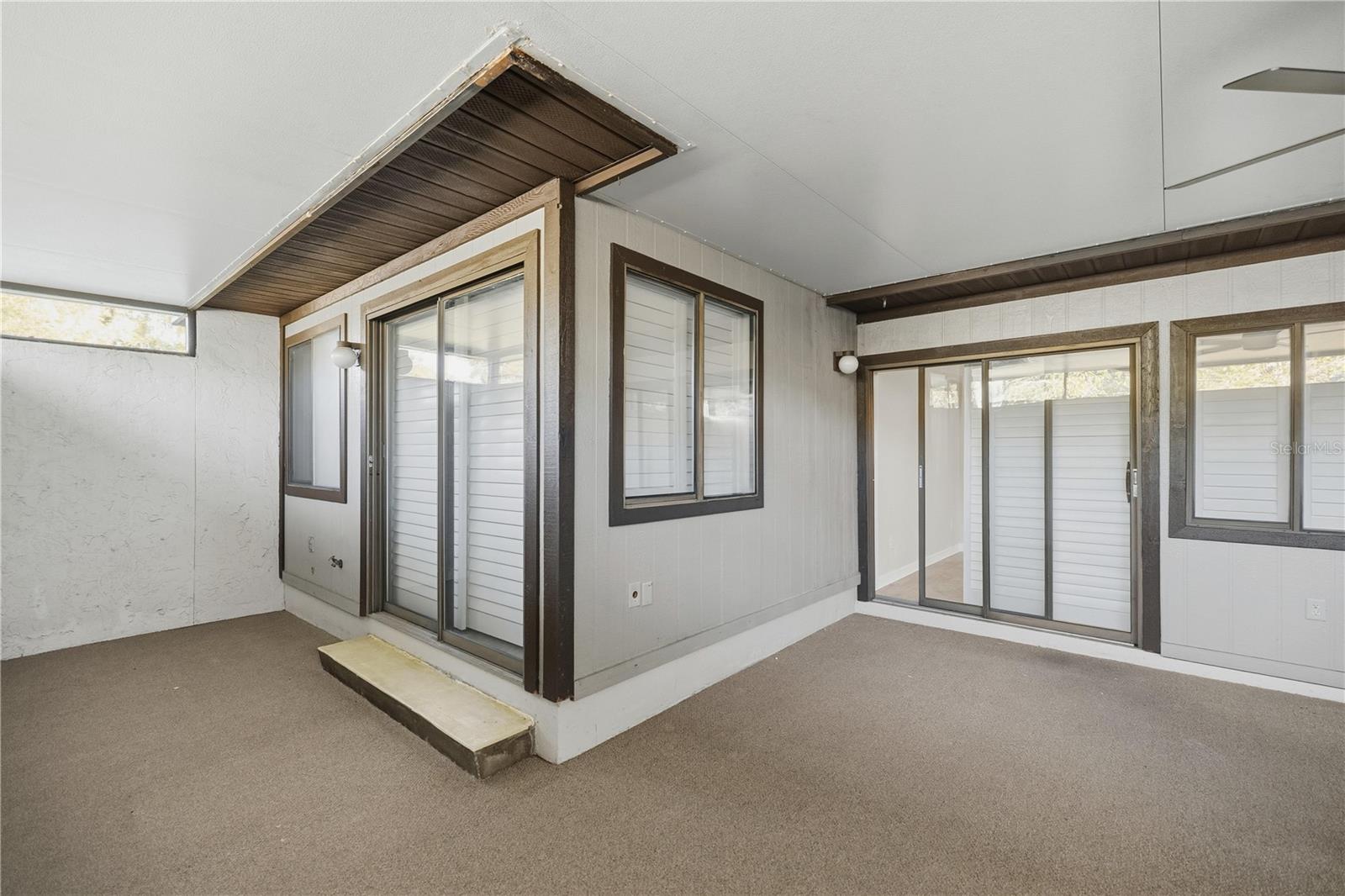 FOX MDW UN 01 REP - Residential