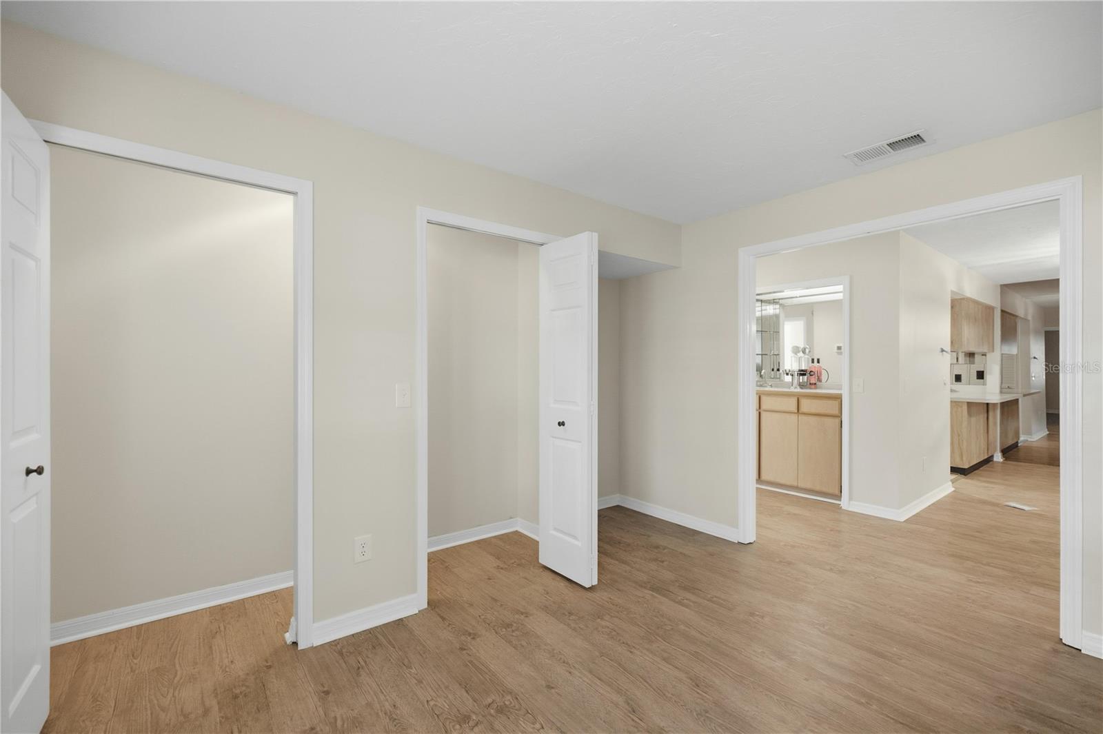 FOX MDW UN 01 REP - Residential