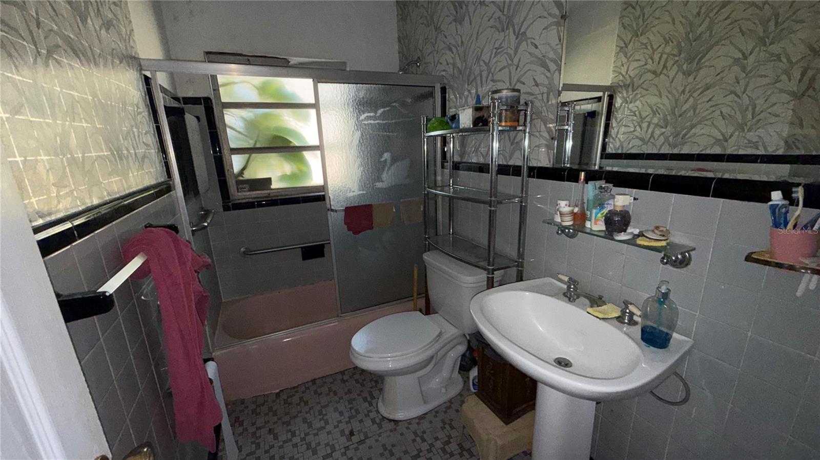 MEADOWBROOK ACRES 1ST ADD - Residential