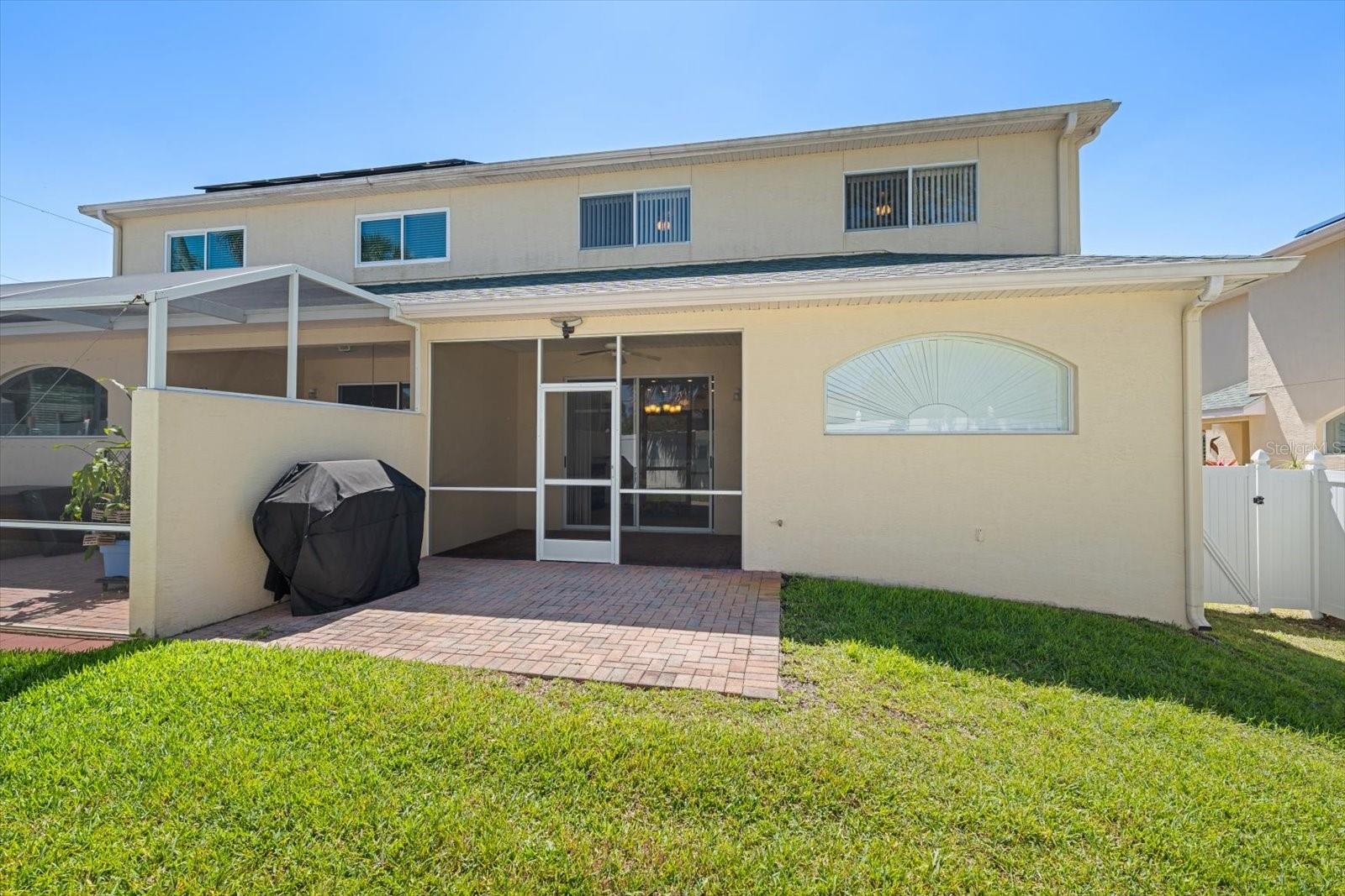 SUN KETCH TWNHMS AT LAKE AVE - Residential