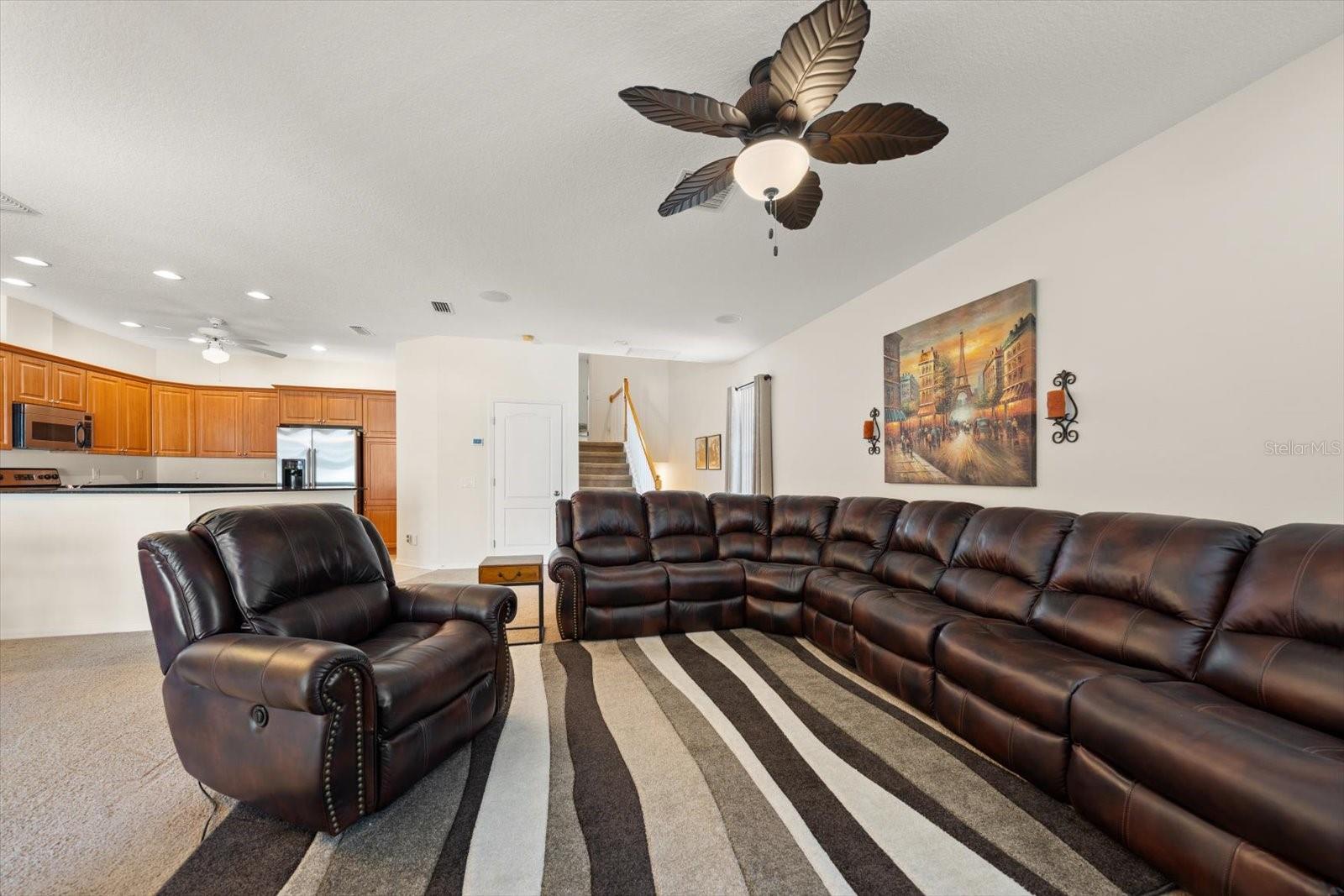 SUN KETCH TWNHMS AT LAKE AVE - Residential