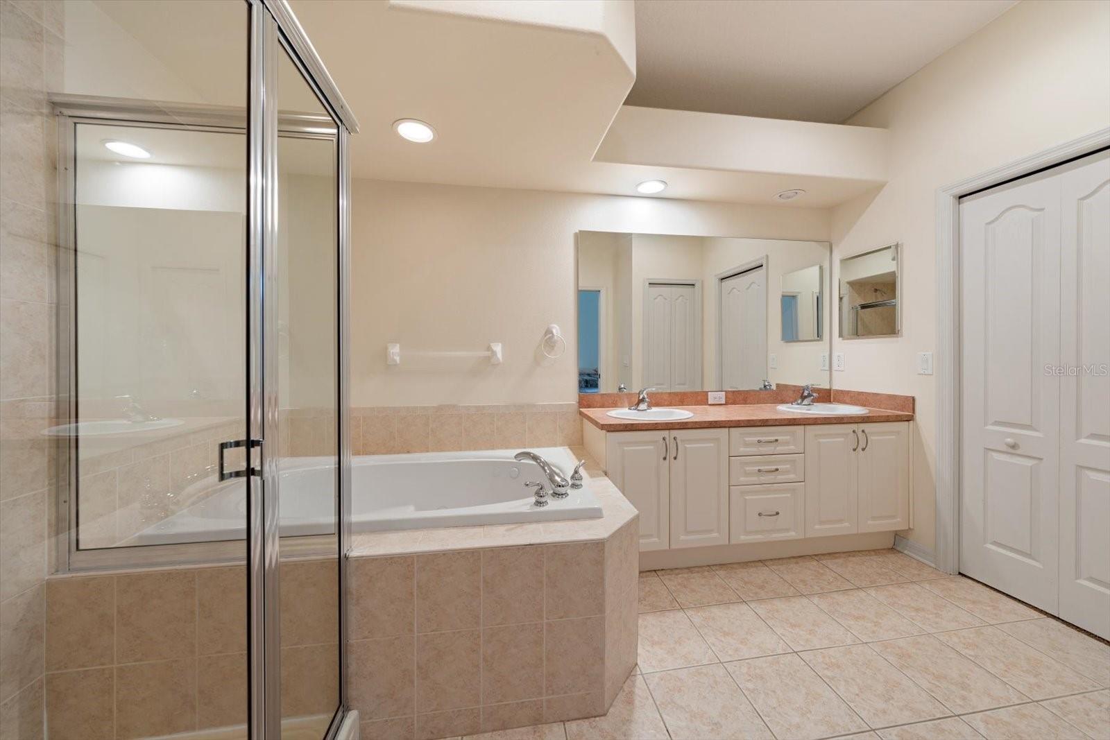 SUN KETCH TWNHMS AT LAKE AVE - Residential