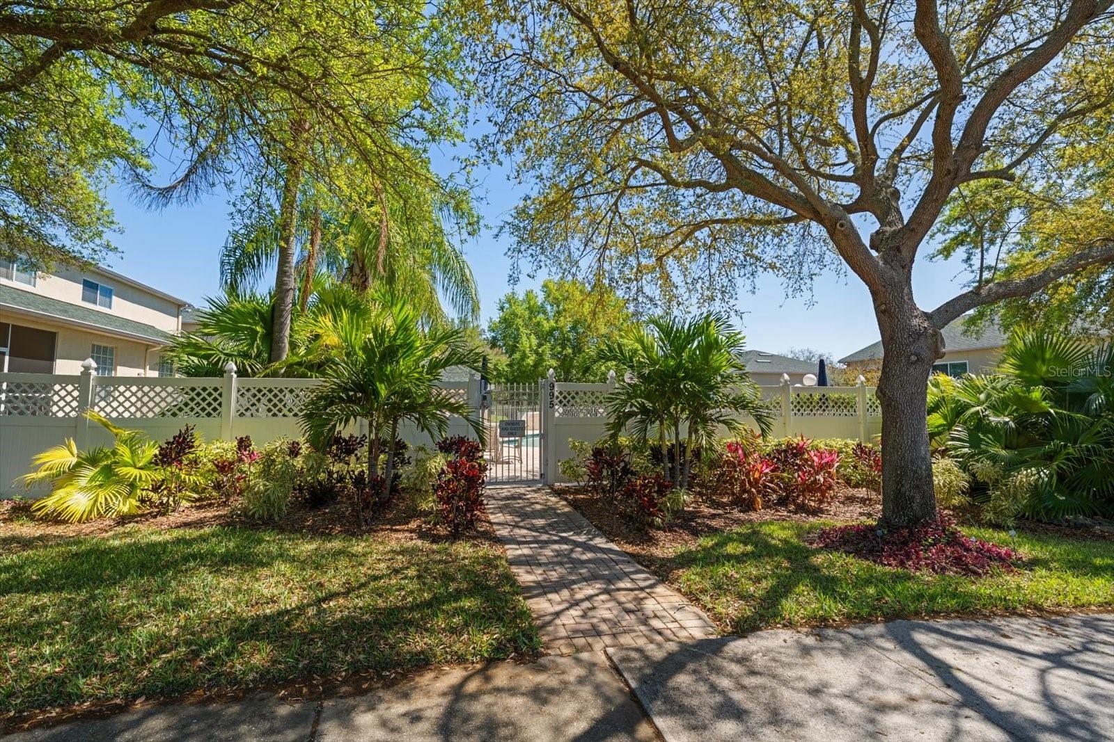 SUN KETCH TWNHMS AT LAKE AVE - Residential