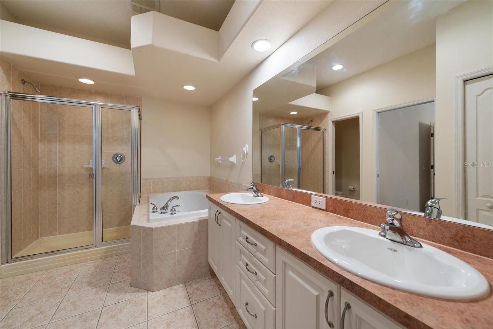 SUN KETCH TWNHMS AT LAKE AVE - Residential