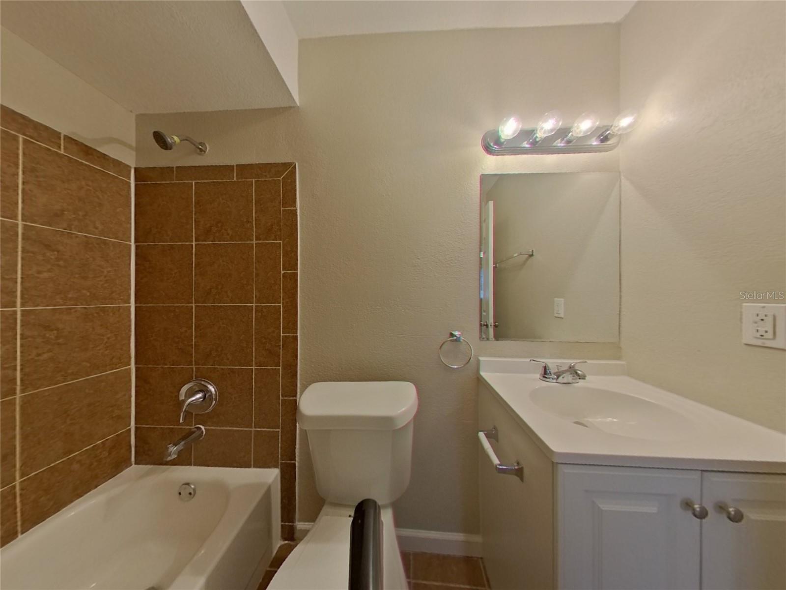 NEWPORT UNIT 1 - Residential Lease