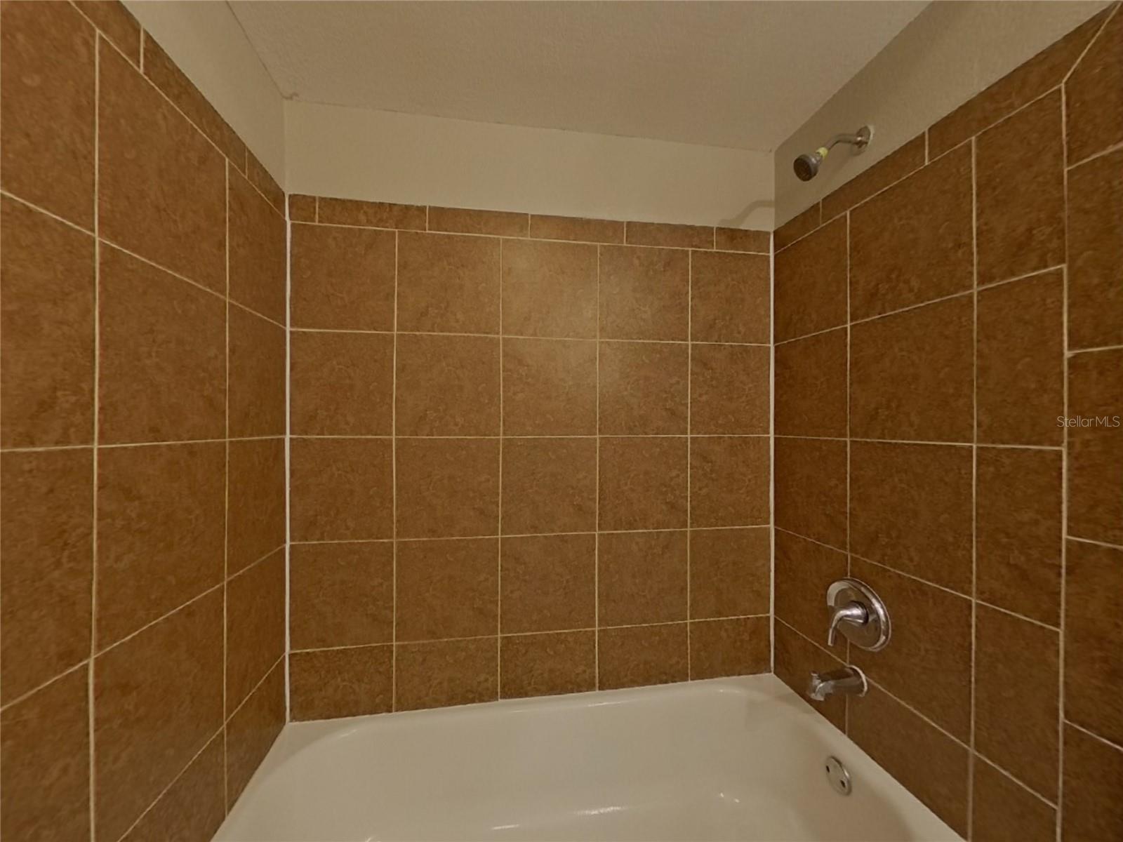 NEWPORT UNIT 1 - Residential Lease