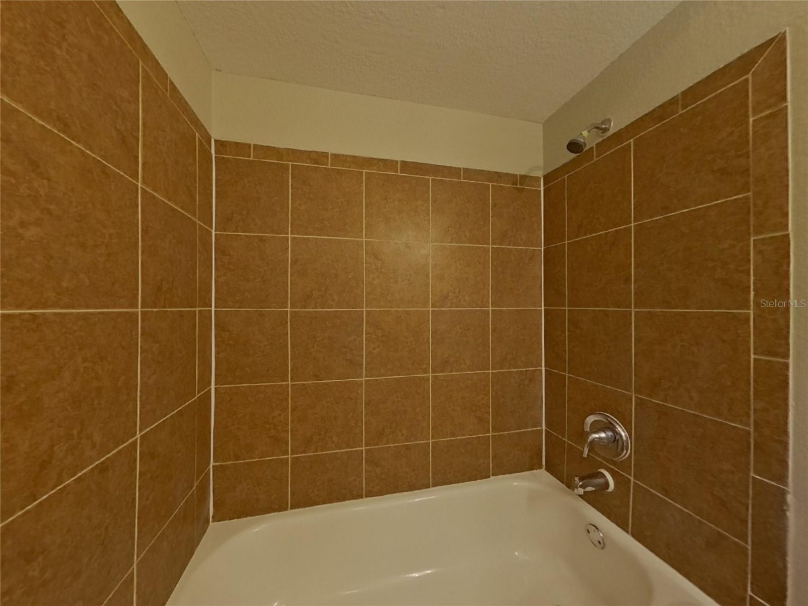 NEWPORT UNIT 1 - Residential Lease