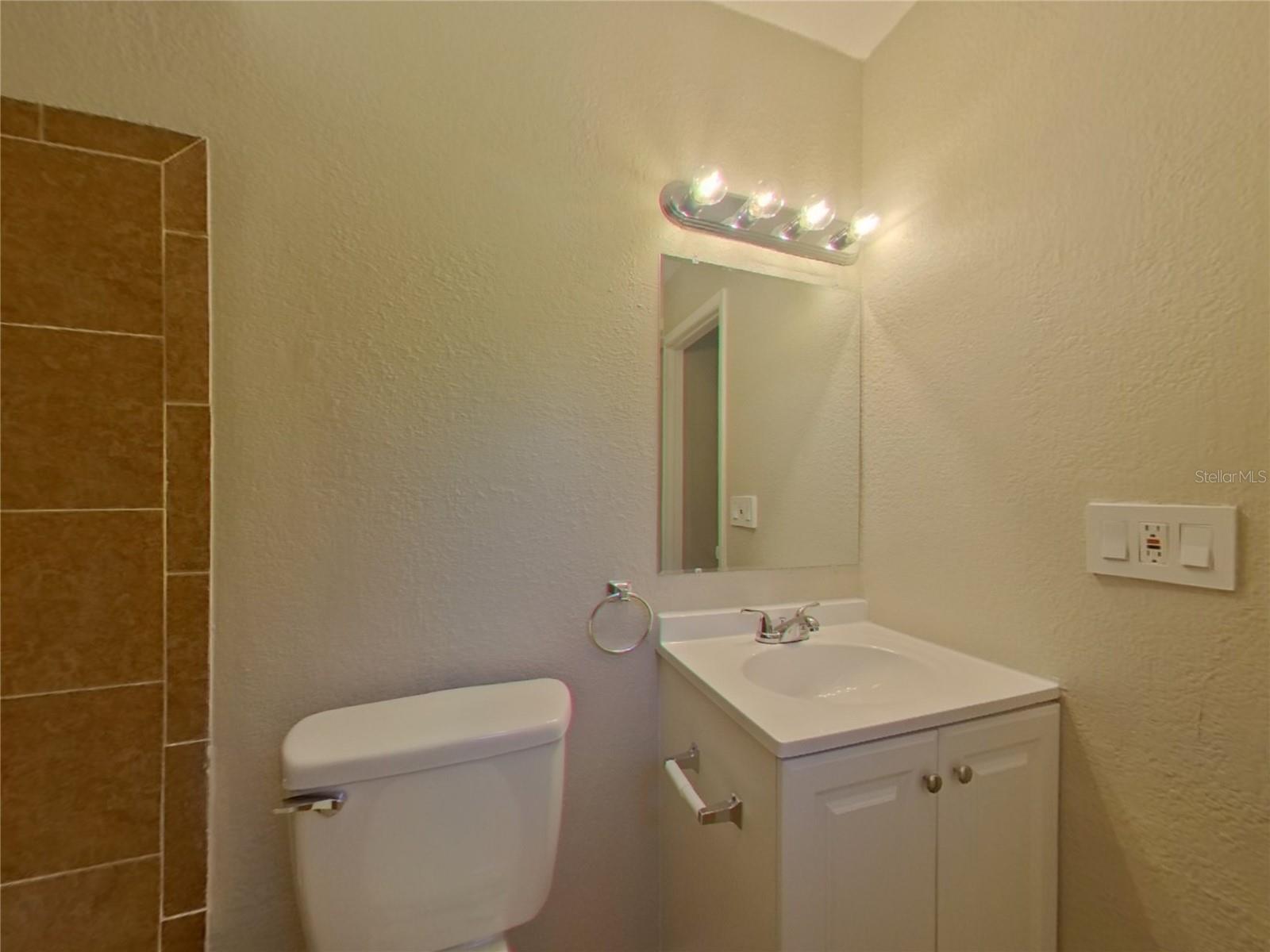 NEWPORT UNIT 1 - Residential Lease