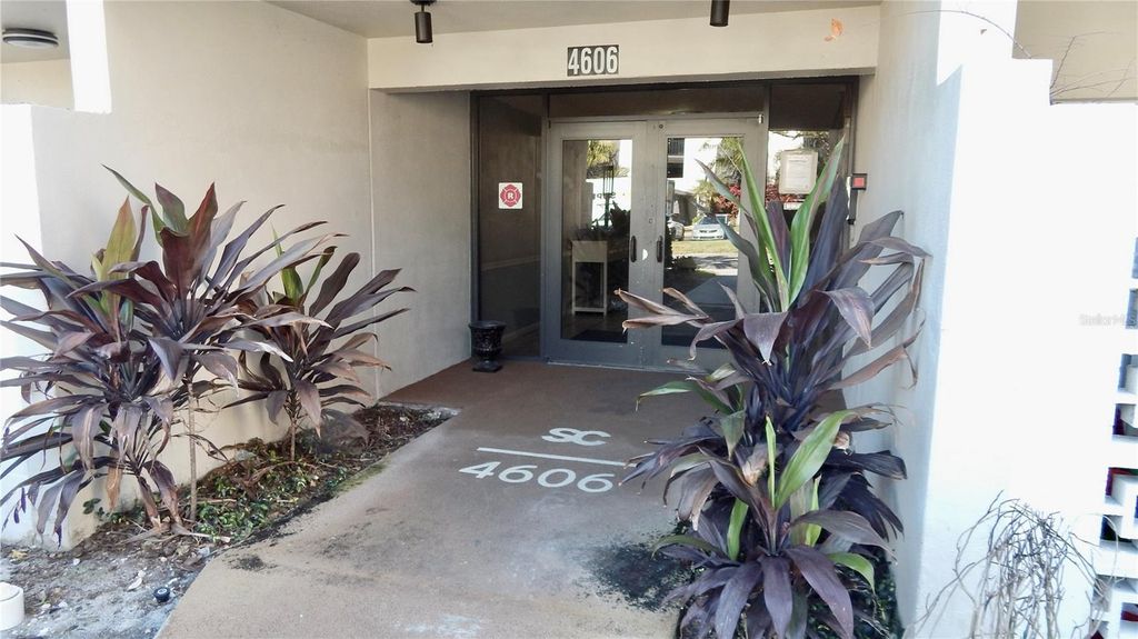 Photo of 4606 W Gray Street #206, Tampa, FL 33609 (MLS # TB8469954)