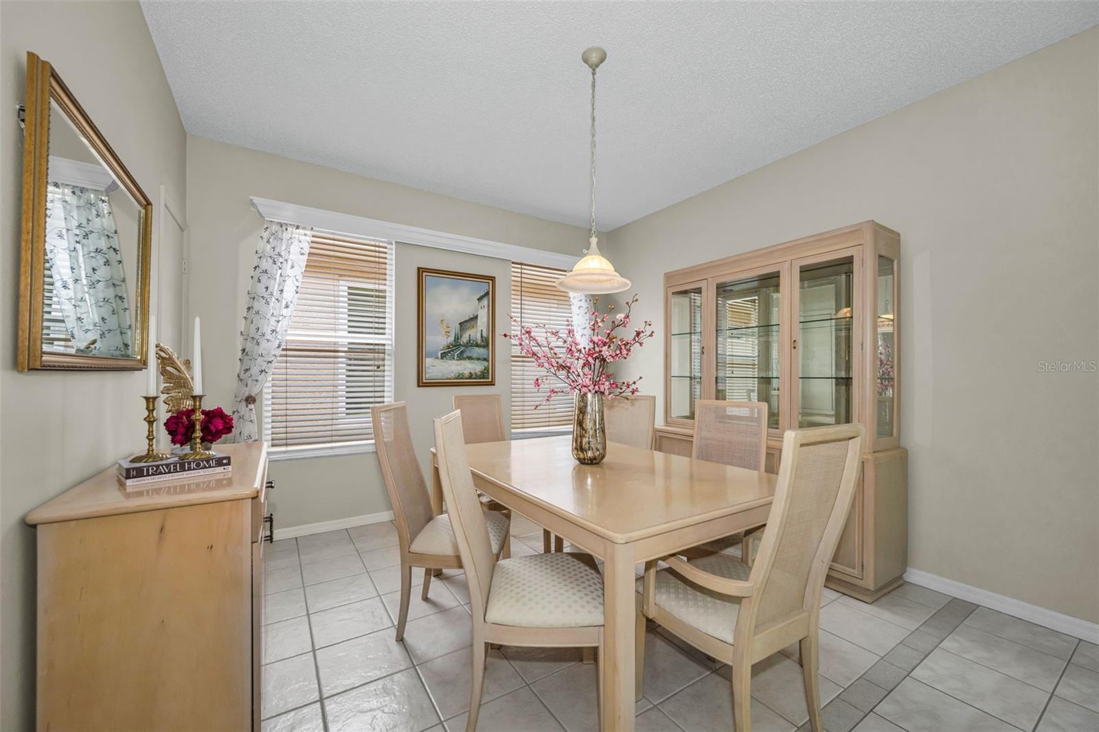 SALEM SQUARE - Residential