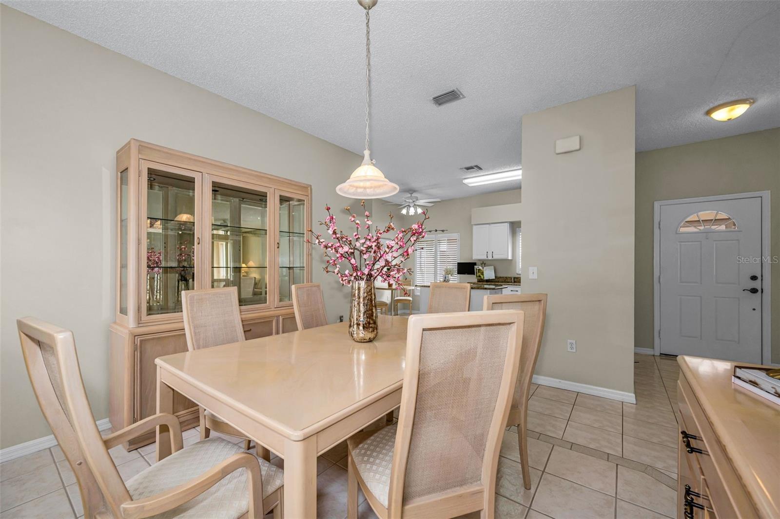 SALEM SQUARE - Residential