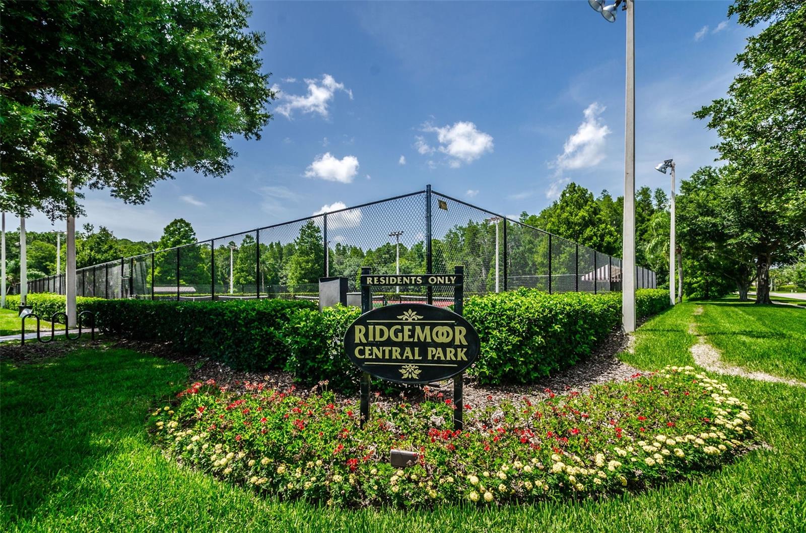 SALEM SQUARE - Residential