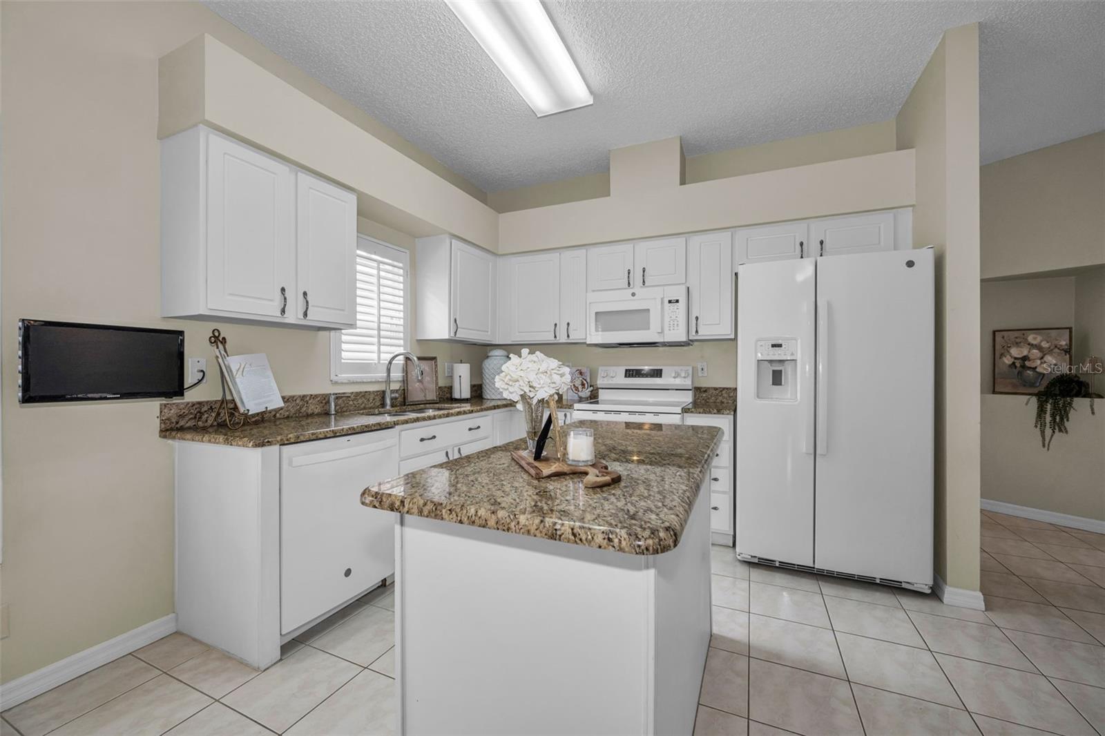 SALEM SQUARE - Residential